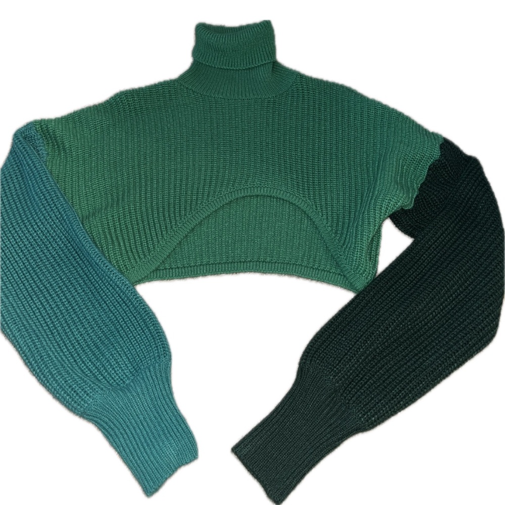 Color Block Crop Top - Picture 2 of 3